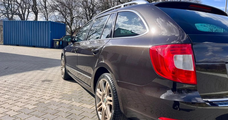 Skoda Superb cena 45000 przebieg: 238000, rok produkcji 2011 z Nowe Miasto nad Pilicą małe 497